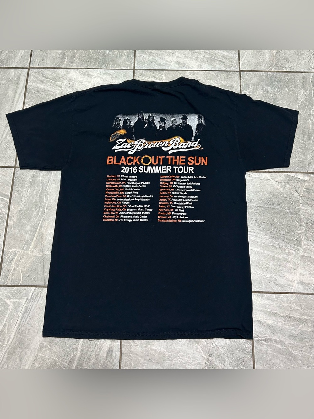 Zac Brown Band Black Out the Sun 2016 Summer Tour T-Shirt Large Unisex